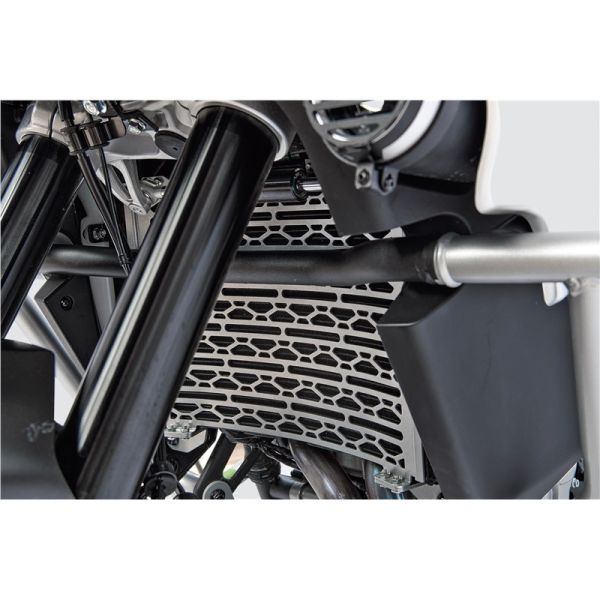 42454-6wwv-802010-5001-63444-radiator-guard-6wwv-802010-5001-with-vehicle.jpg